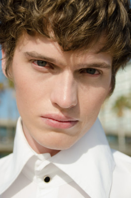 Editorial Jon Arri para la revista L'Officiel 16 | Simone Siel